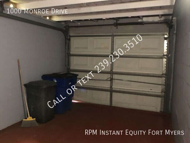 Building Photo - 1000 Monroe Dr