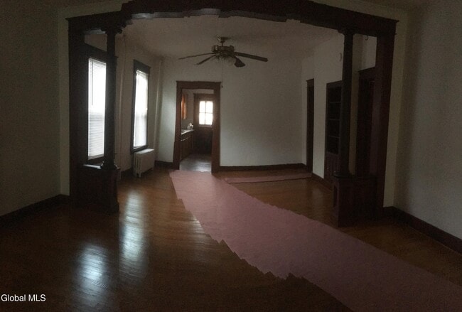 Building Photo - 307 Broadway