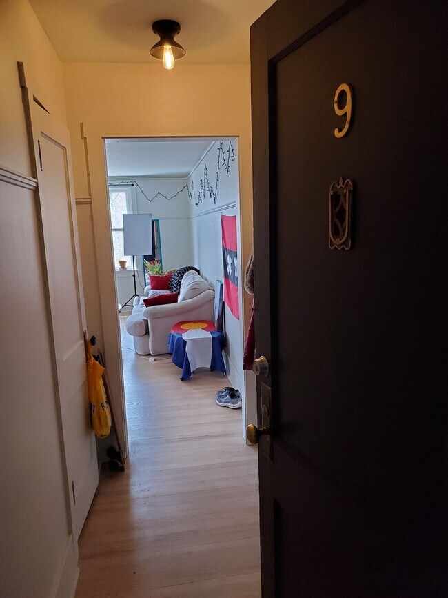 Building Photo - Laurel220 (KC-JF)