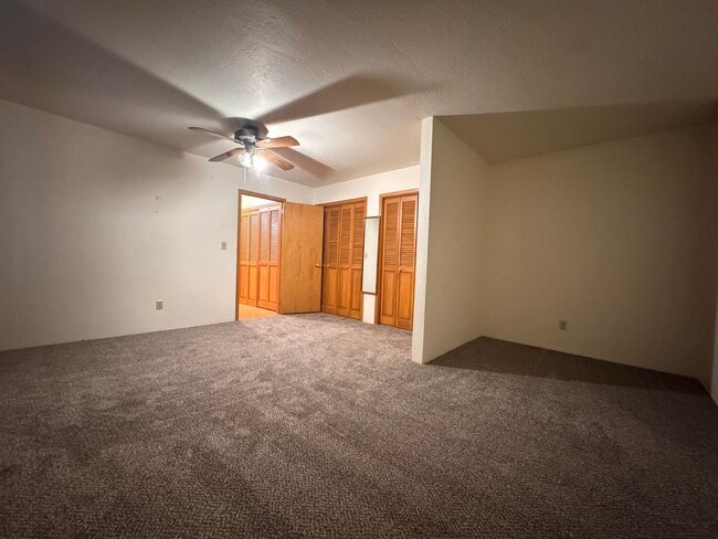 Building Photo - HOUSE FOR RENT IN THE JANESVILLE SCHOOL DI...