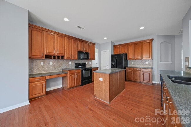 Building Photo - 704 Springwood Dr