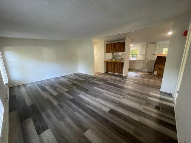 Building Photo - 111 Plott Dr