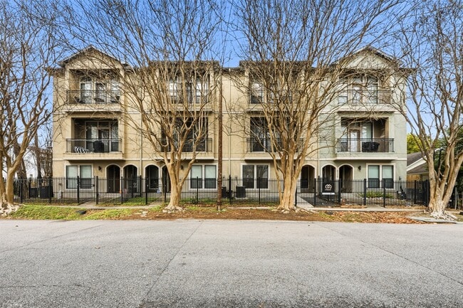 Building Photo - 6130 Hamman St