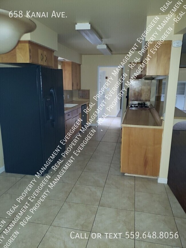 Building Photo - 658 W Kanai Ave