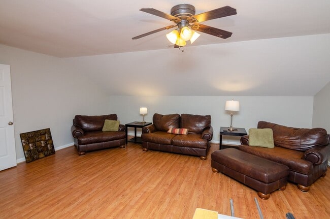 Building Photo - 306 Wedgewood Ct