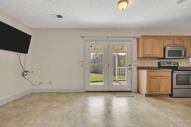 Building Photo - 7506 Sleepy Hollow Rd