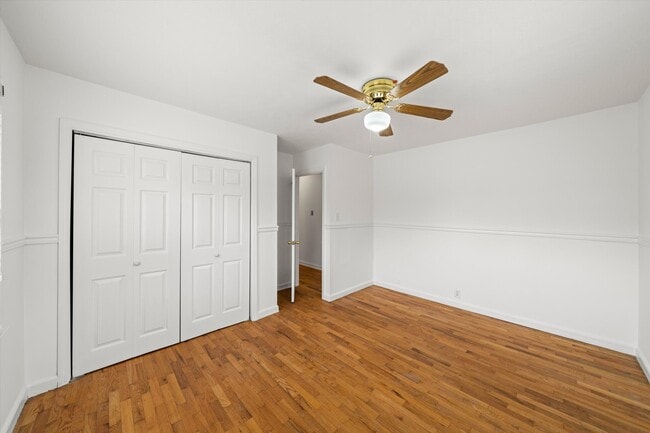 Building Photo - 6929 Mackin Ln
