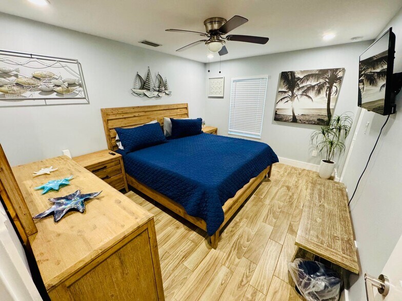 Building Photo - 601 N E St