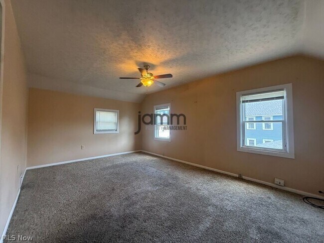 Building Photo - 1726 Starkweather Ave