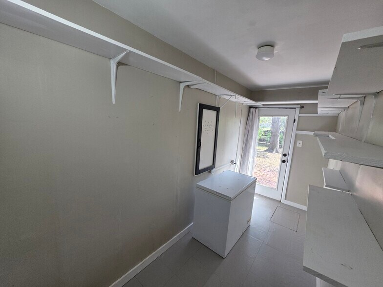 Building Photo - 1803 Jefferson St