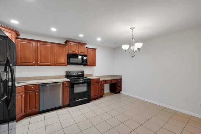 Building Photo - 739 N Hite Ave