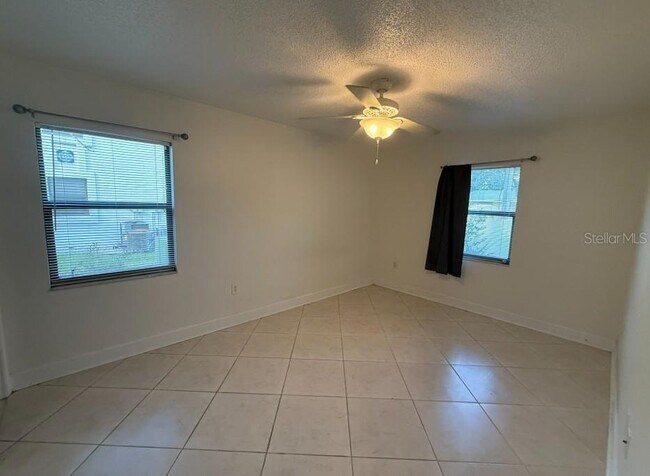 Building Photo - 631 N Orange Ave