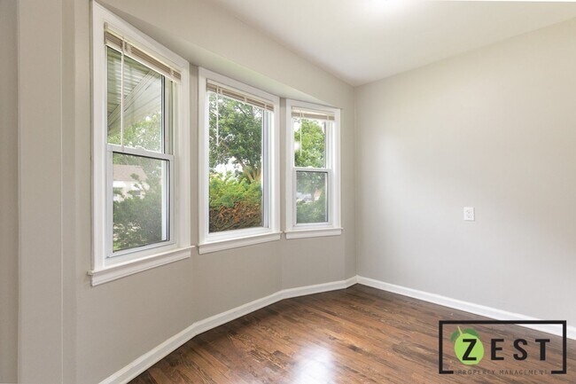 Building Photo - 19366 Woodside St