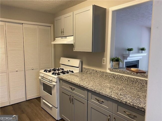 Building Photo - 1607 Augusta Dr