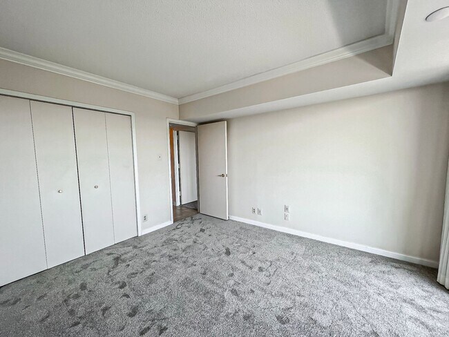 Building Photo - Fantastic 3 Bedroom 3 Bathroom Condo With ...