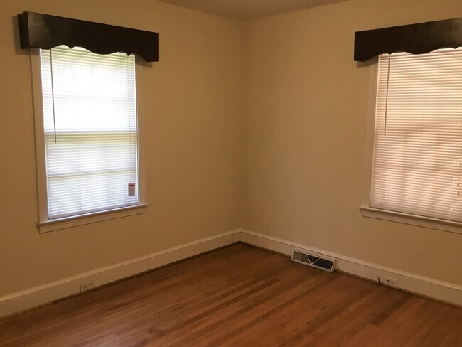 Building Photo - 1035 Candlewood Ln