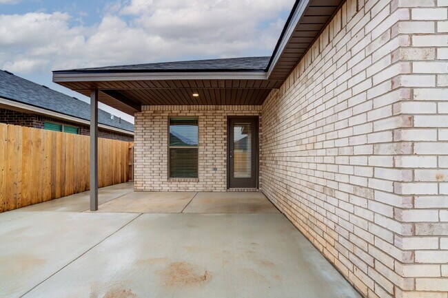 Building Photo - 4 Bedroom 2 Bathroom Home in South Lubbock!