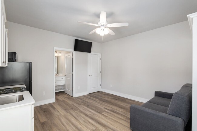 Primary Photo - Walking Distance to Campus - Ansley Way ST...