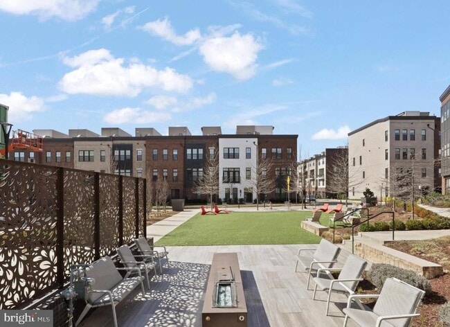 Building Photo - 7425 Backett Wood Ter