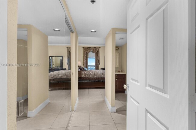 Building Photo - 20505 E Country Club Dr