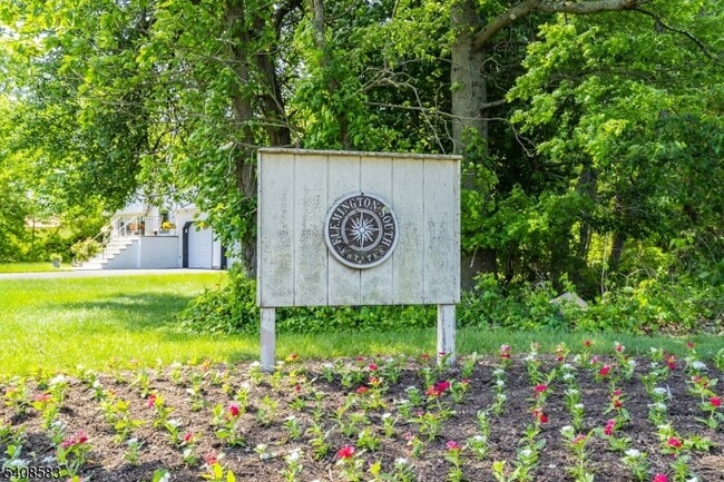 Building Photo - 1201 Normandy Ct