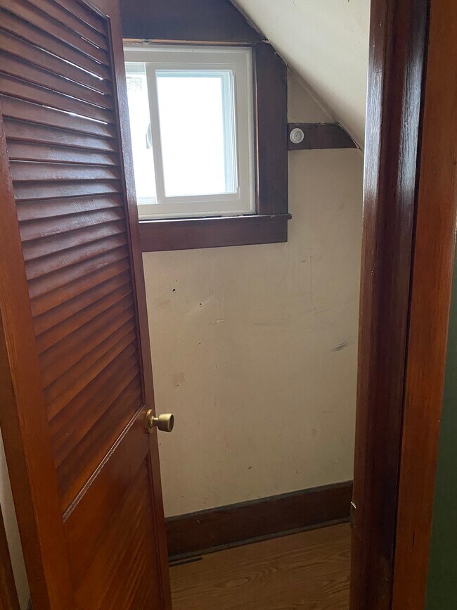 Building Photo - 165 Colvin Ave