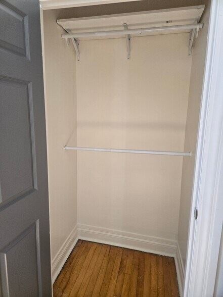 closet - 3259 W Potomac Ave