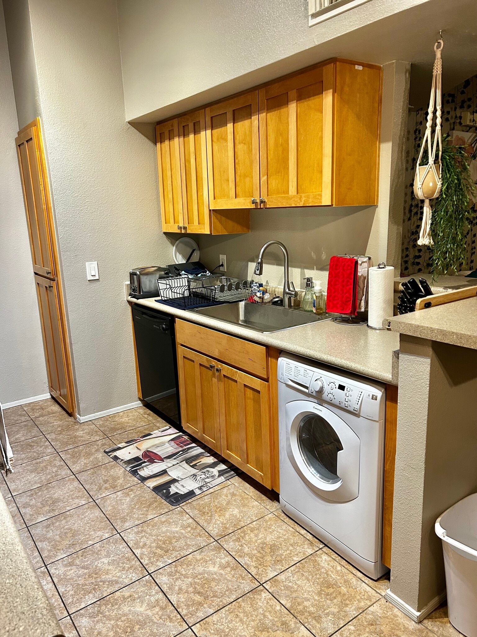 Building Photo - 1385 W University Ave