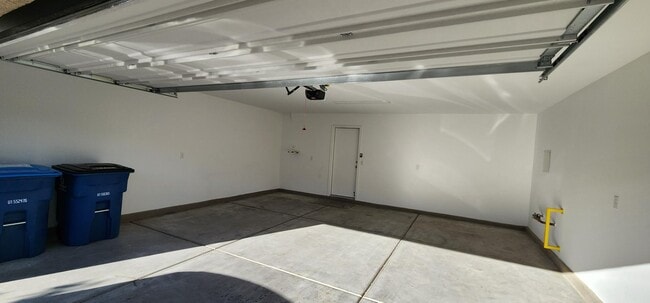Building Photo - 6139 Rathbone St
