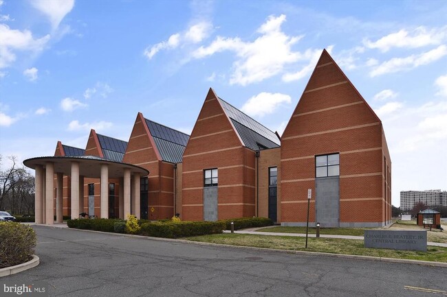 Building Photo - 171 Barrett Pl