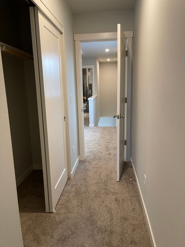 Building Photo - Modern 3b/2ba Energy Star Certified Home In Lentz