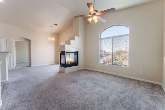 Building Photo - Gated Community Townhome 2 bedroom, 2 bathroom, 1 car garage