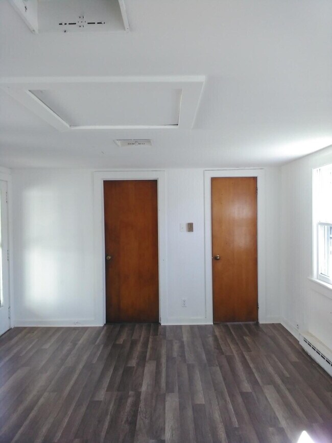 Building Photo - Discover your ideal living space in the he...