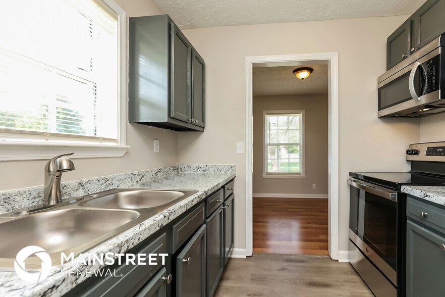 Building Photo - 380 Meadowview Dr