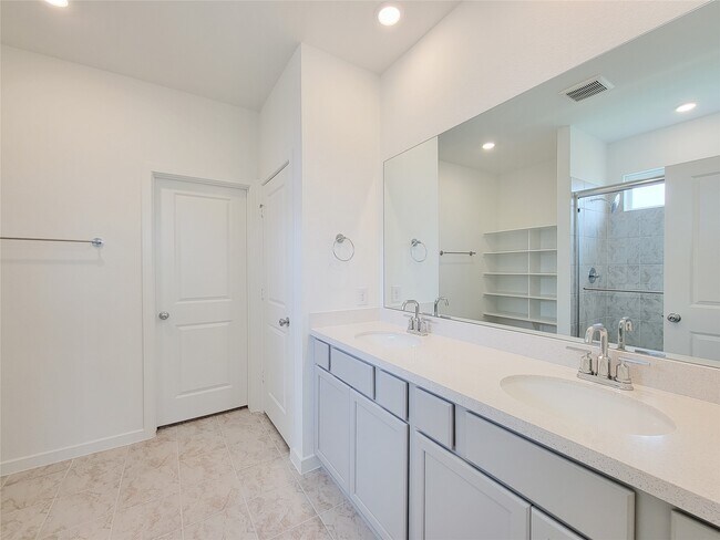Building Photo - 21627 Royal Jett Dr