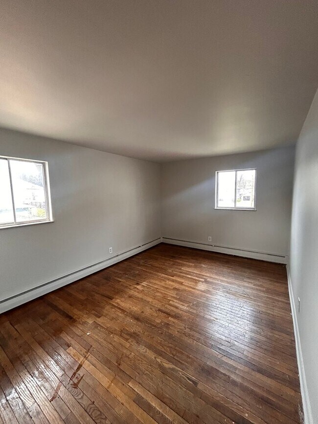 Building Photo - 1125 W Wildwood Ave