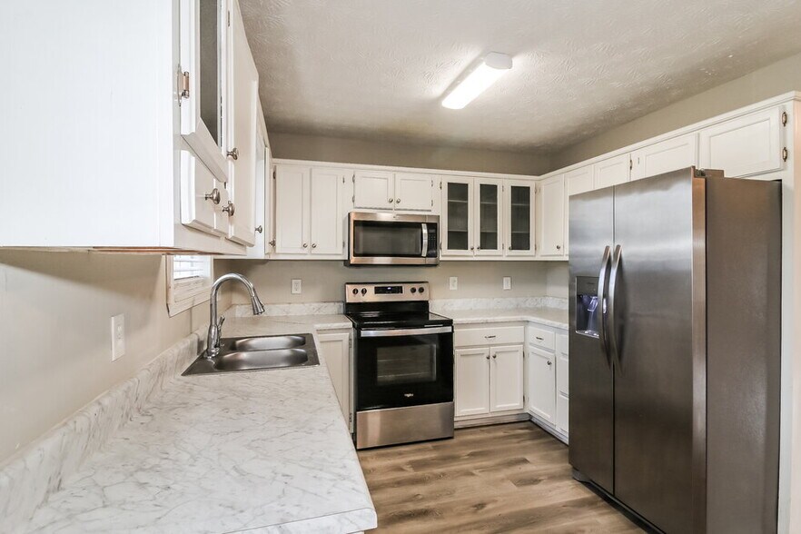 Building Photo - 1569 Dillard Rd