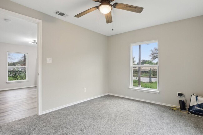 Building Photo - Beautifully Remodeled 3/1.5 Home in Historic Denver Heights with Modern Upgrades and a Park-Like ...