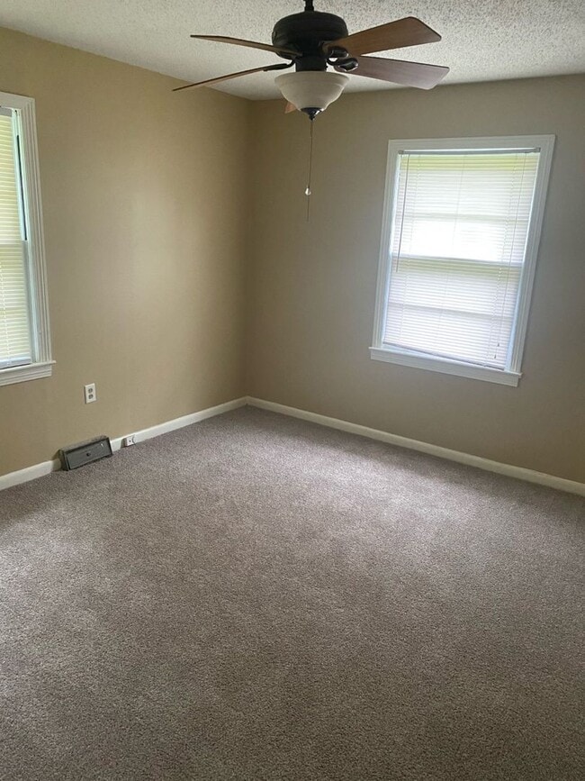 Building Photo - 102 Wheeler Dr