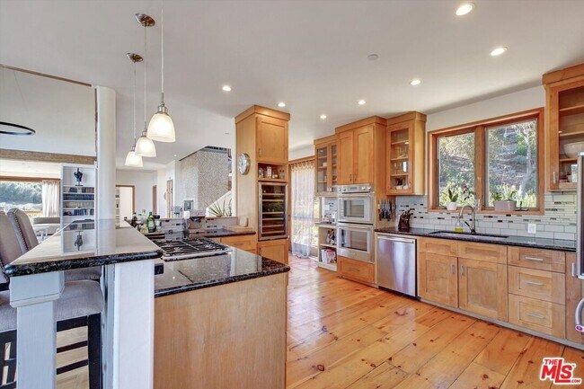 Building Photo - 1850 Olivera Dr