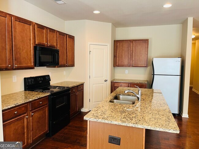 Building Photo - 261 Stillwood Dr