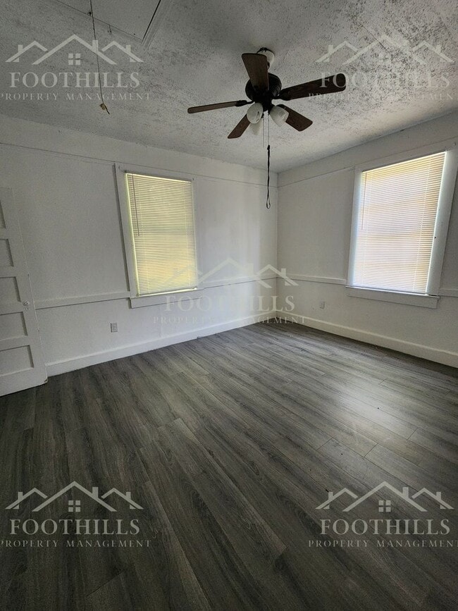 Building Photo - 2 Bedroom Home in Anderson – Pet Friendly!