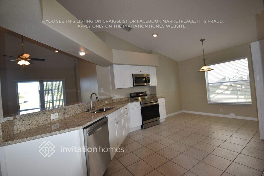 Building Photo - 2726 Bradfordt Dr