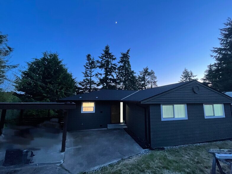 Building Photo - 12627 Beacon Ave S
