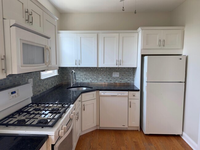 Building Photo - 9 Nesbitt St