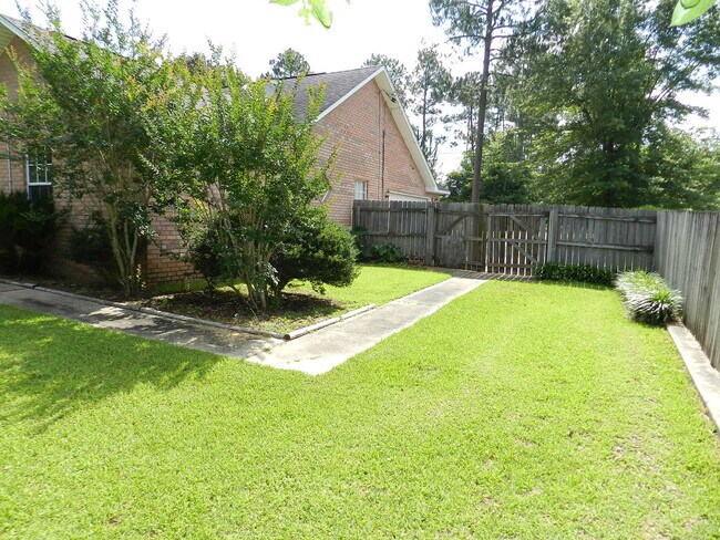 Building Photo - Spacious 4-Bedroom Home - Woodbine Springs