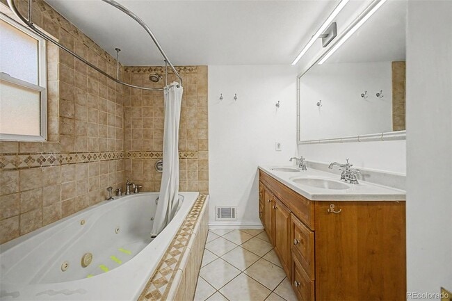 Building Photo - 11467 E Amherst Cir S