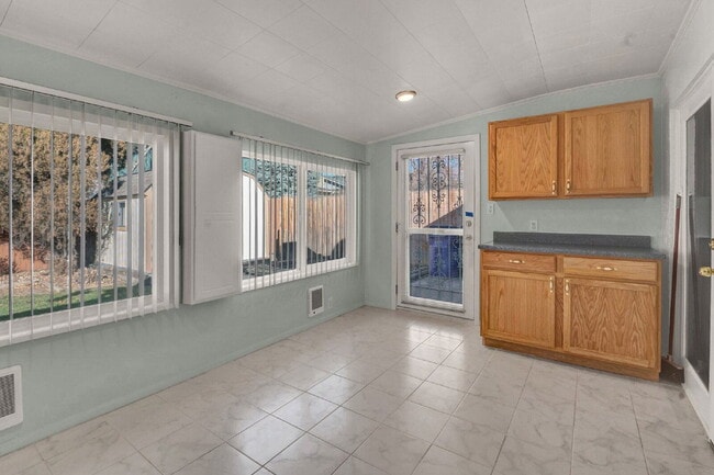 Building Photo - 8563 E Saratoga Pl