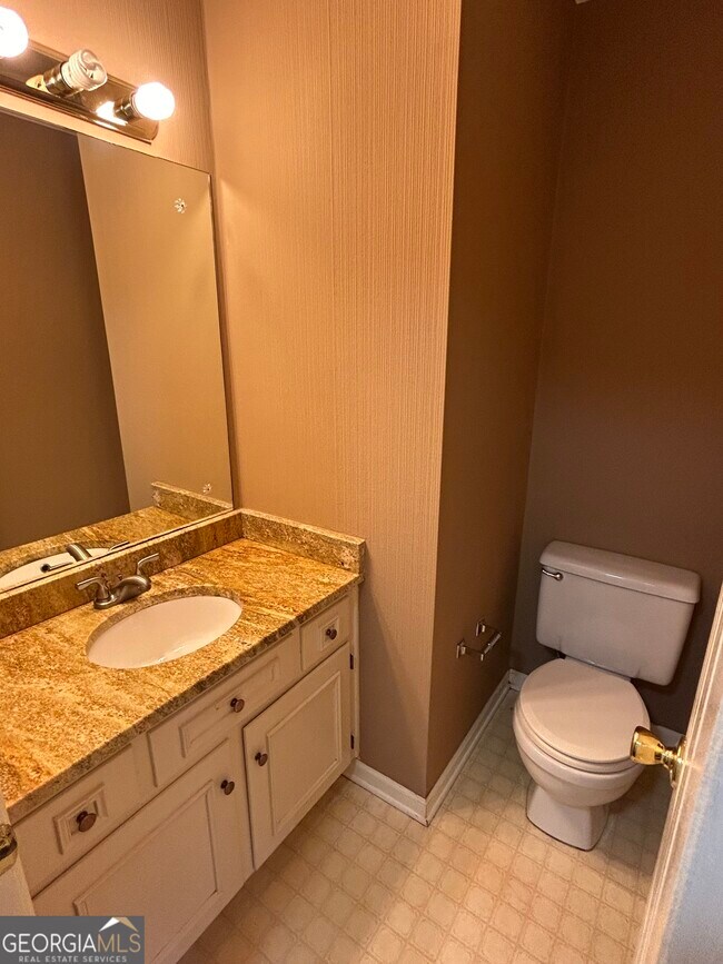 Building Photo - 185 Pebble Creek Dr