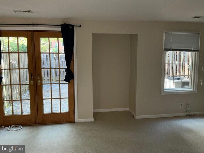Building Photo - 1311 Templeton Pl